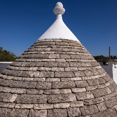 Villa With Trullo And Pool, Альберобелло Екстер'єр фото