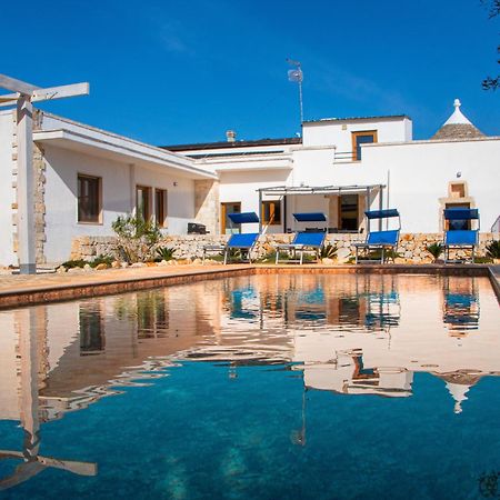 Villa With Trullo And Pool, Альберобелло Екстер'єр фото