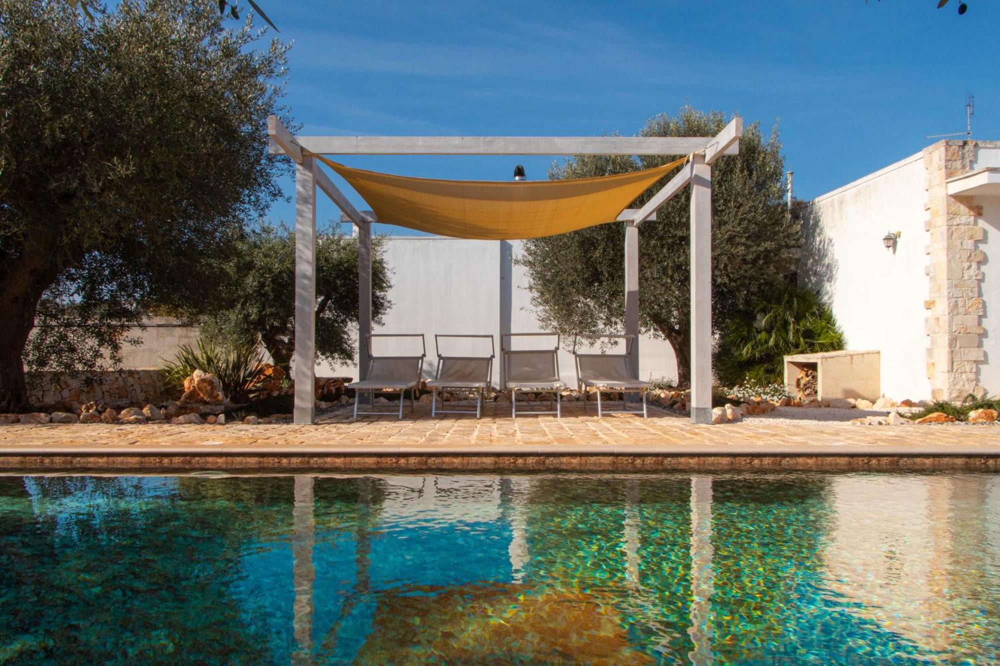 Villa With Trullo And Pool, Альберобелло Екстер'єр фото