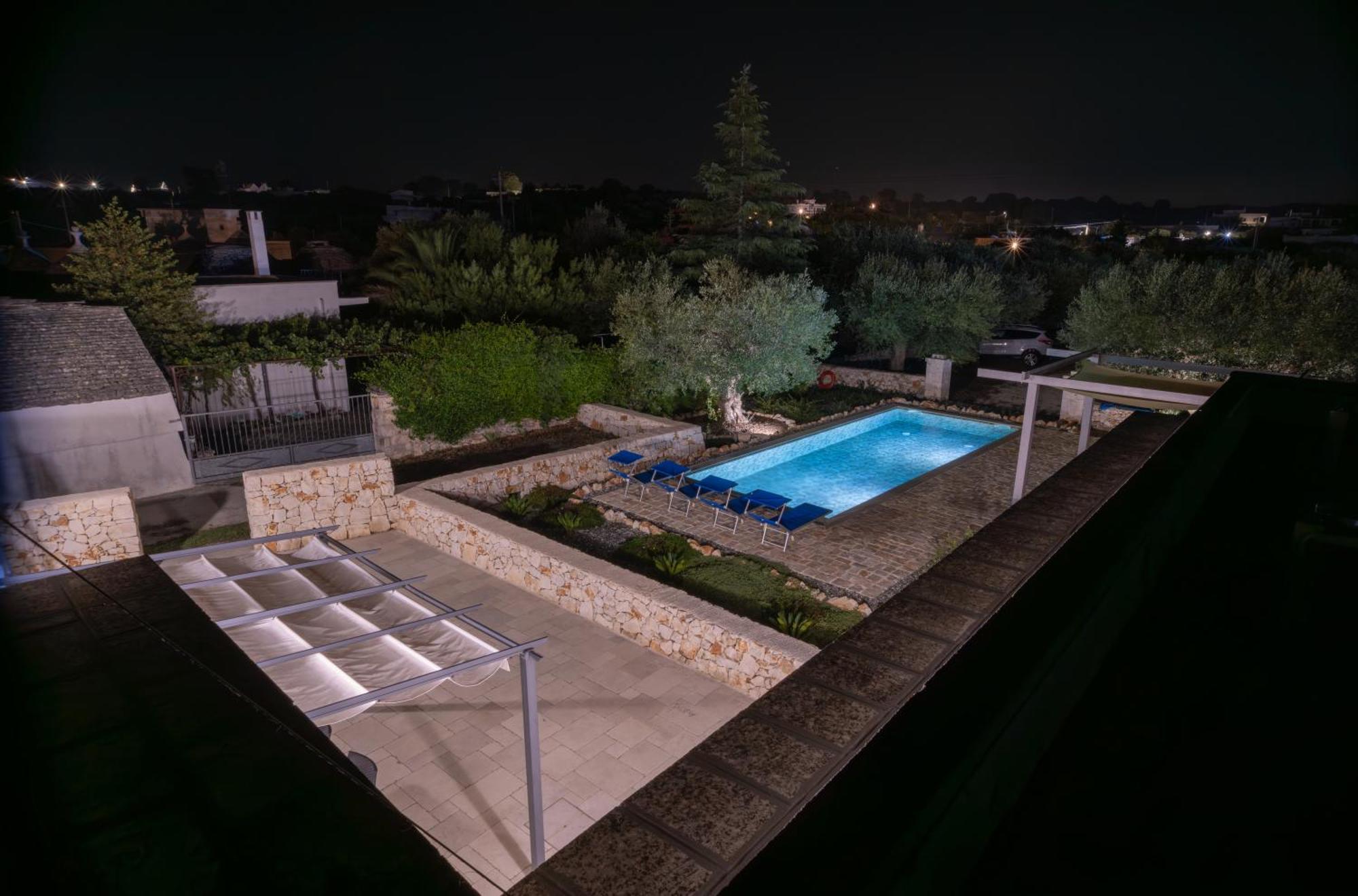 Villa With Trullo And Pool, Альберобелло Екстер'єр фото